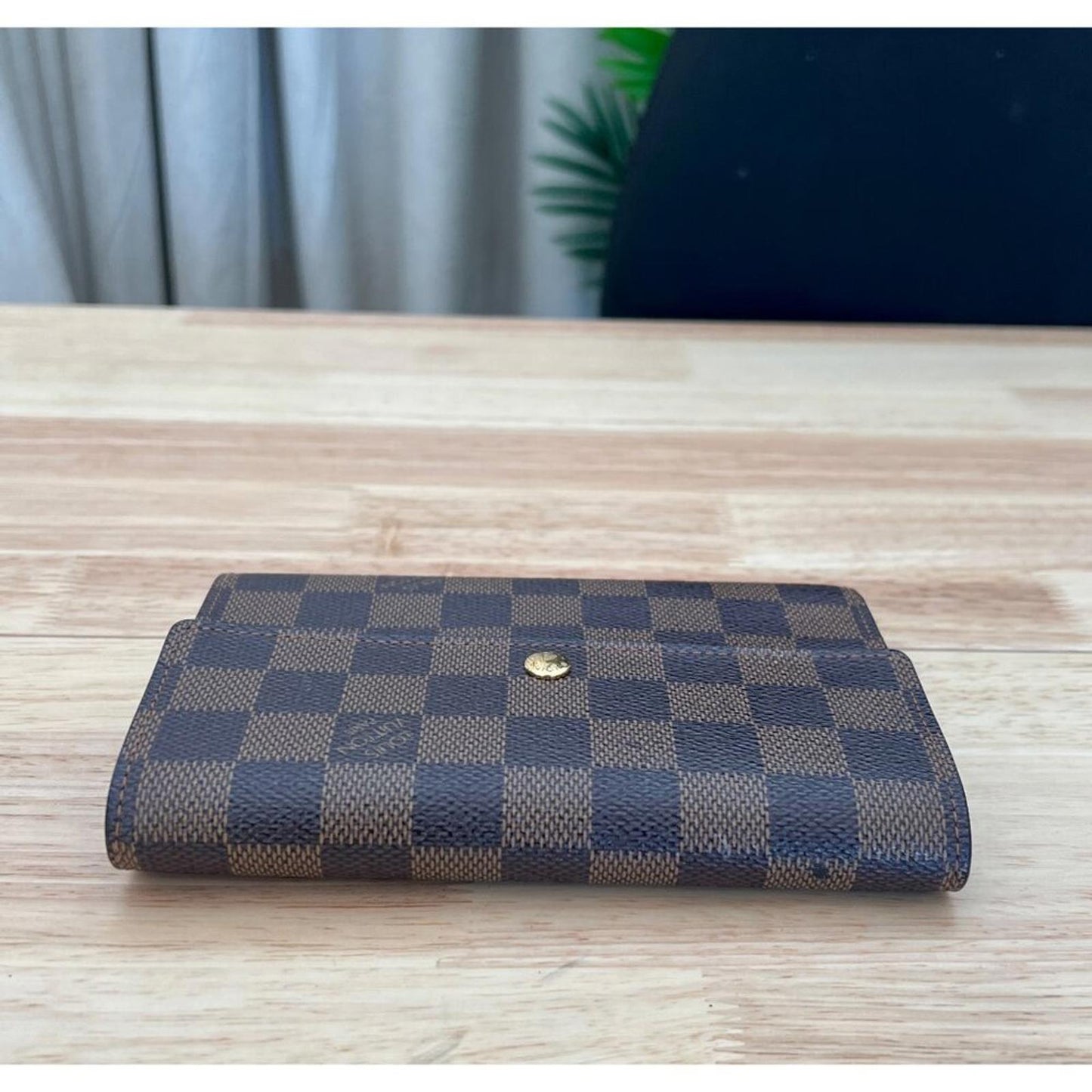 LOUIS VUITTON Tresor Etui Papier Trifold Wallet Damier Leather