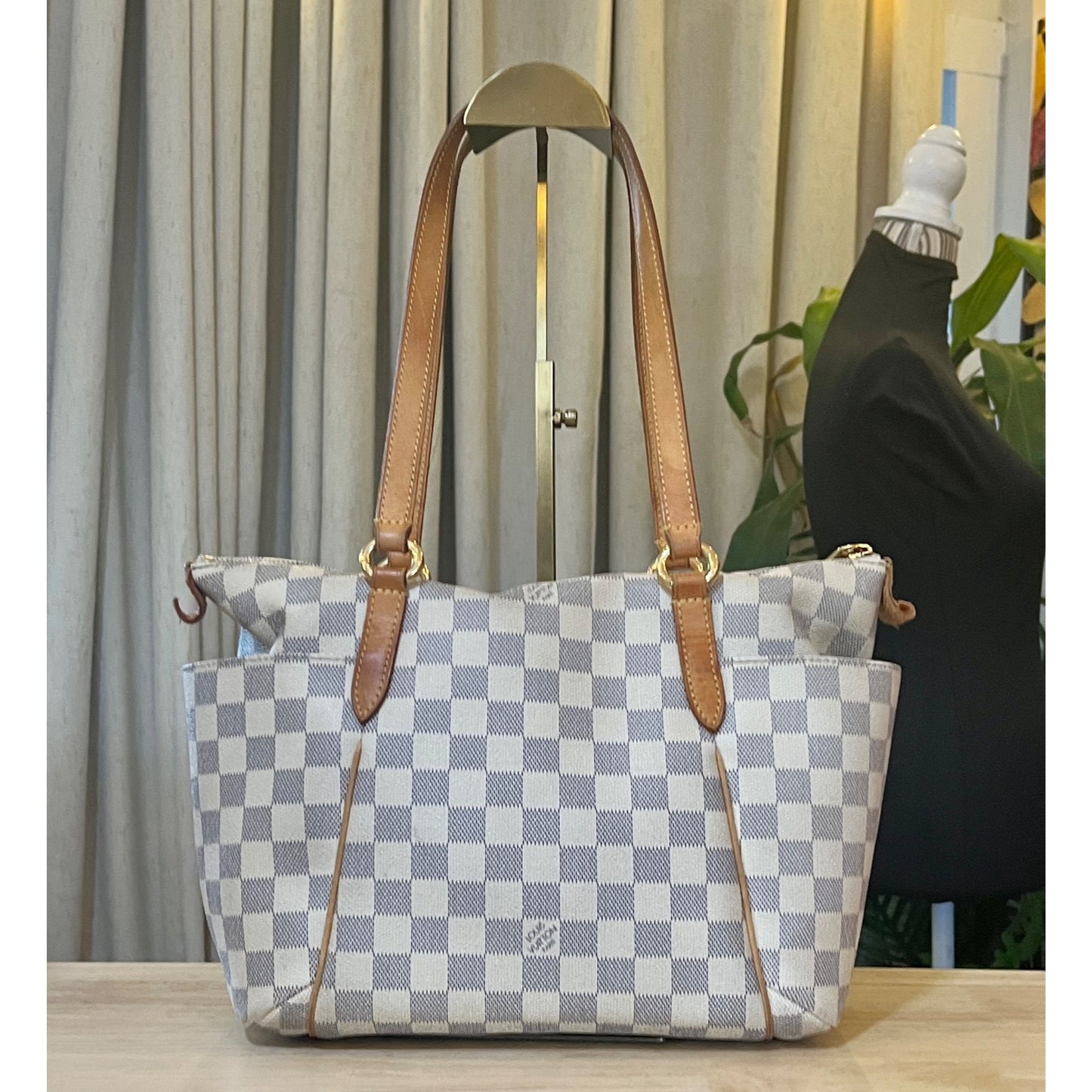 ✺✺ AUTHENTIC LOUIS VUITTON DAMIER AZUR TOTALLY MM HANDBAG ✺✺