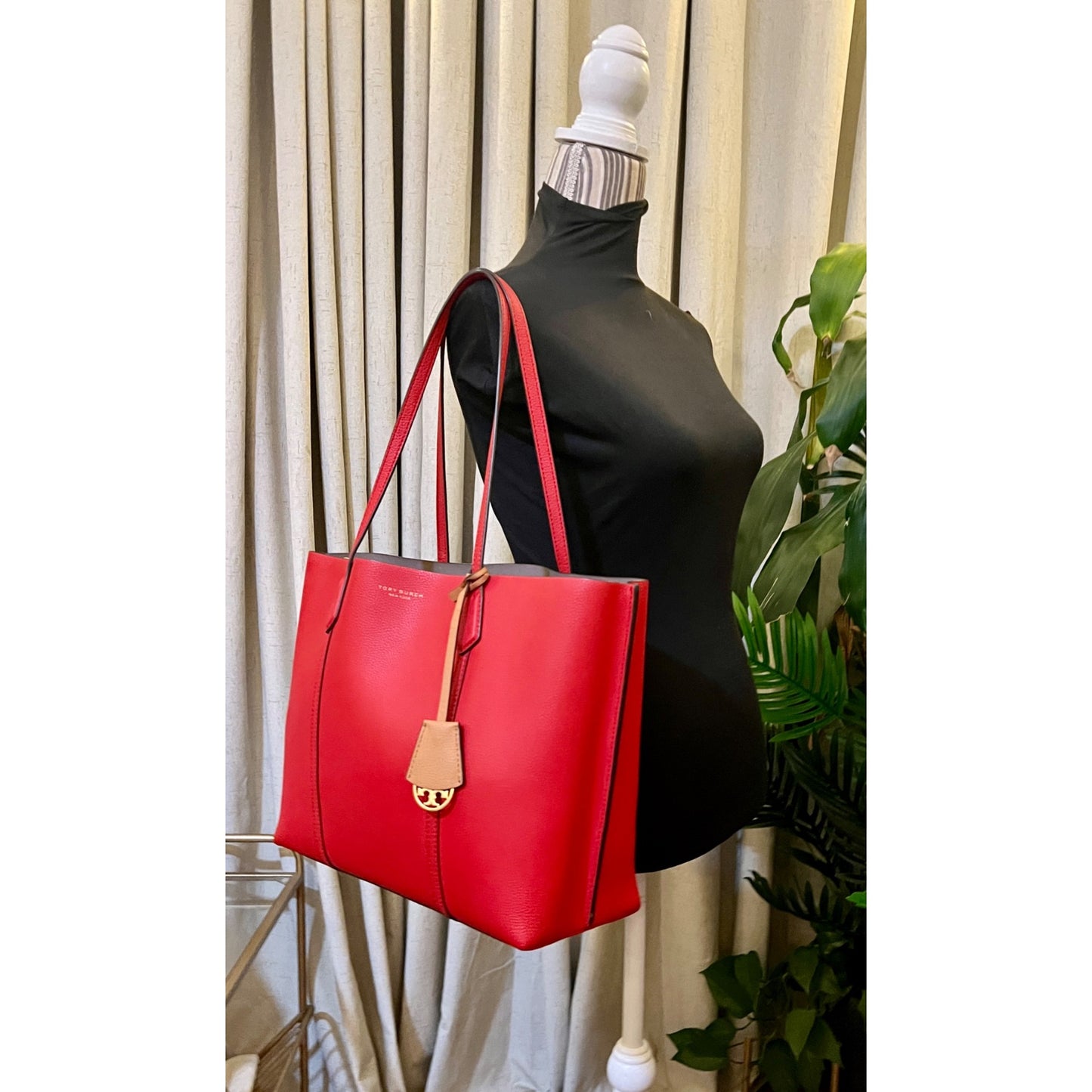 ✺✺ AUTHENTIC TORY BURCH TOMATO RED PERRY TOTE ✺✺
