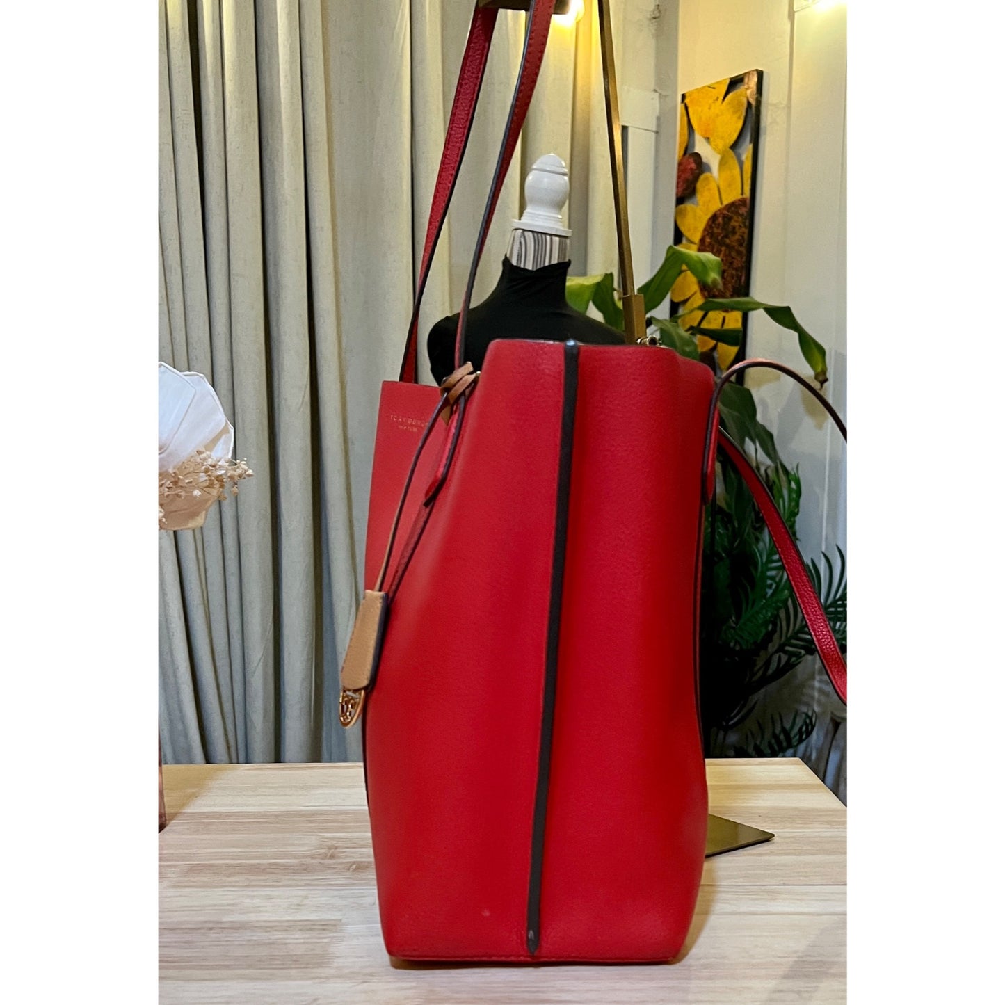 ✺✺ AUTHENTIC TORY BURCH TOMATO RED PERRY TOTE ✺✺
