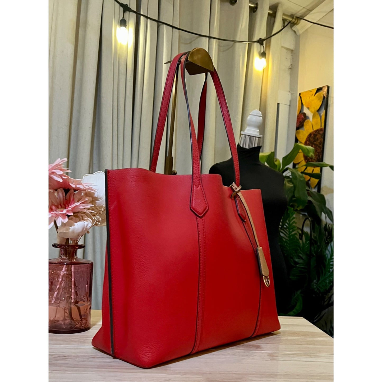 ✺✺ AUTHENTIC TORY BURCH TOMATO RED PERRY TOTE ✺✺