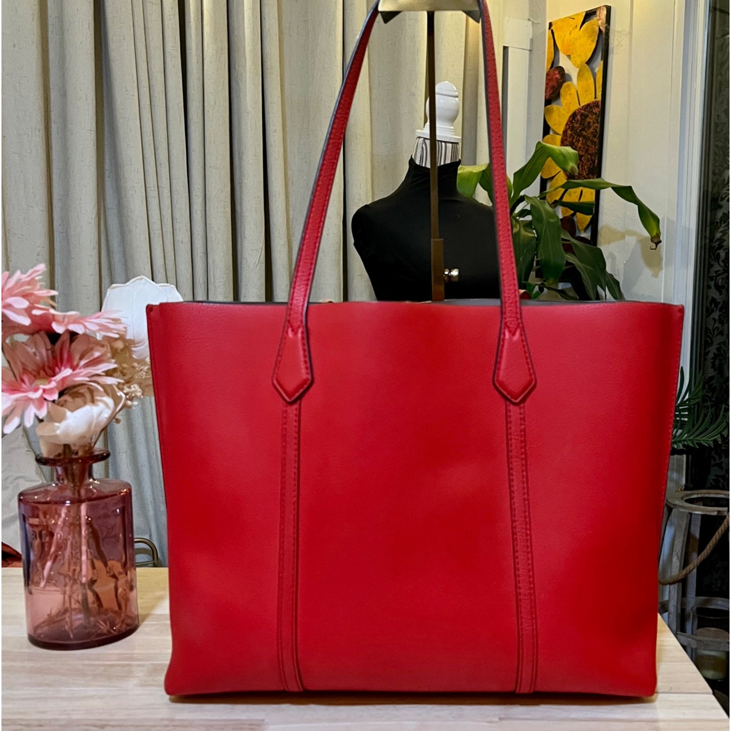 ✺✺ AUTHENTIC TORY BURCH TOMATO RED PERRY TOTE ✺✺