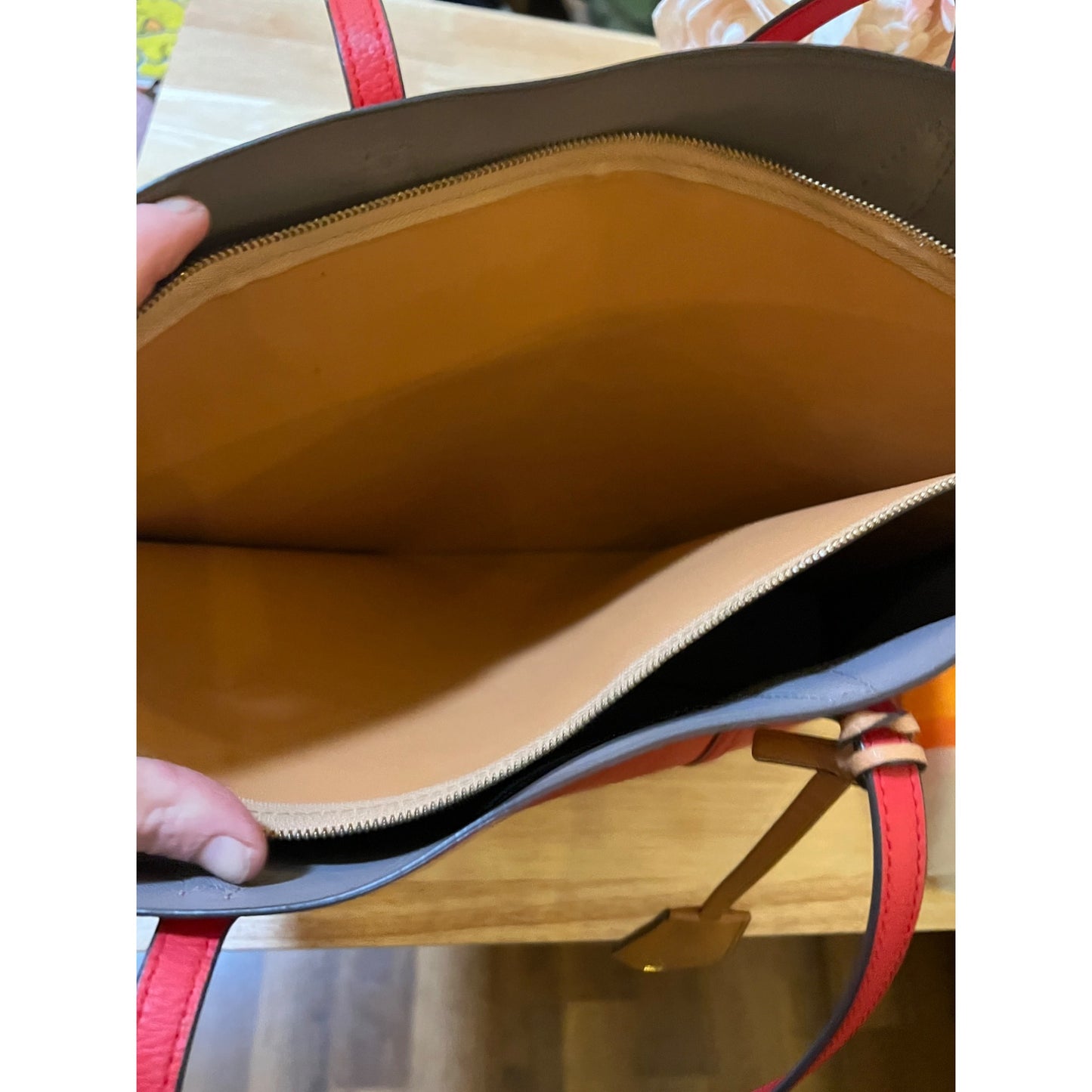 ✺✺ AUTHENTIC TORY BURCH TOMATO RED PERRY TOTE ✺✺