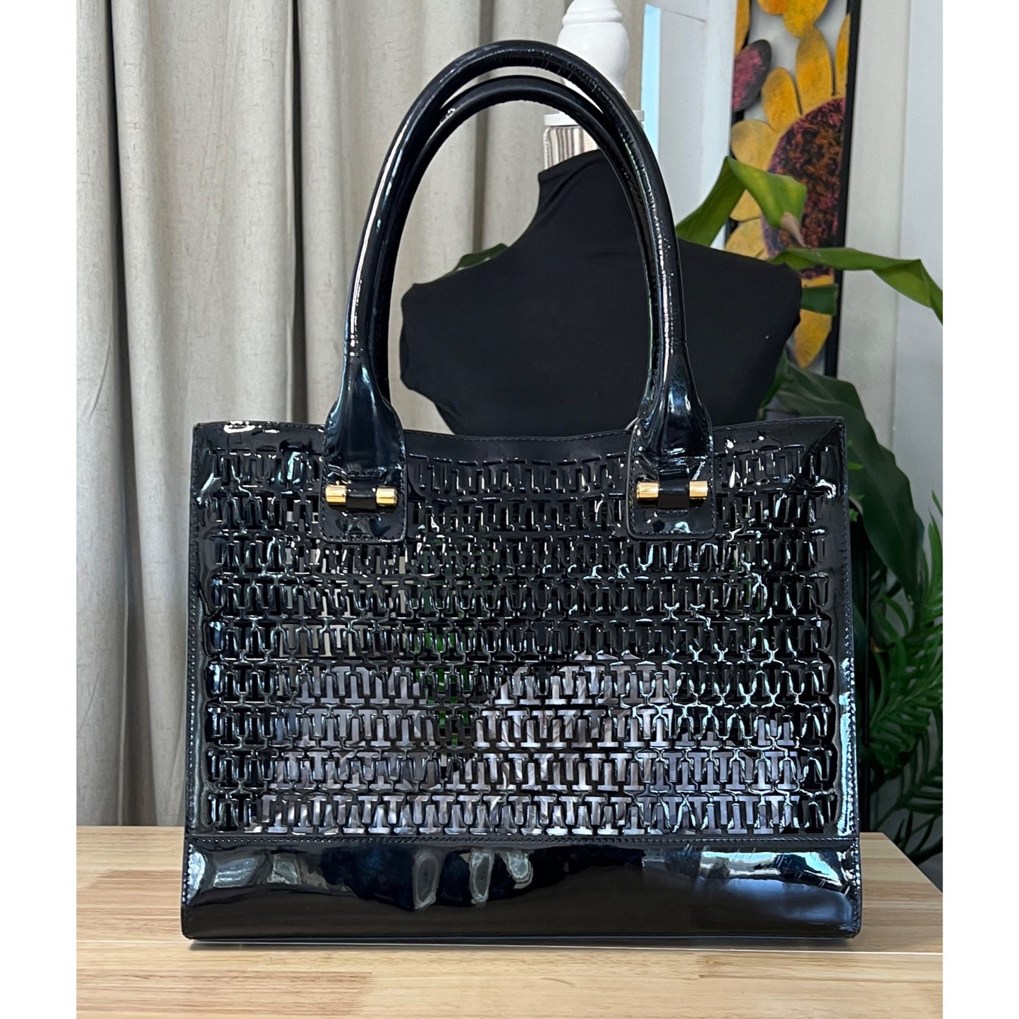 ✺✺ AUTHENTIC TORY BURCH Black Robinson Cut Out Tote ✺✺