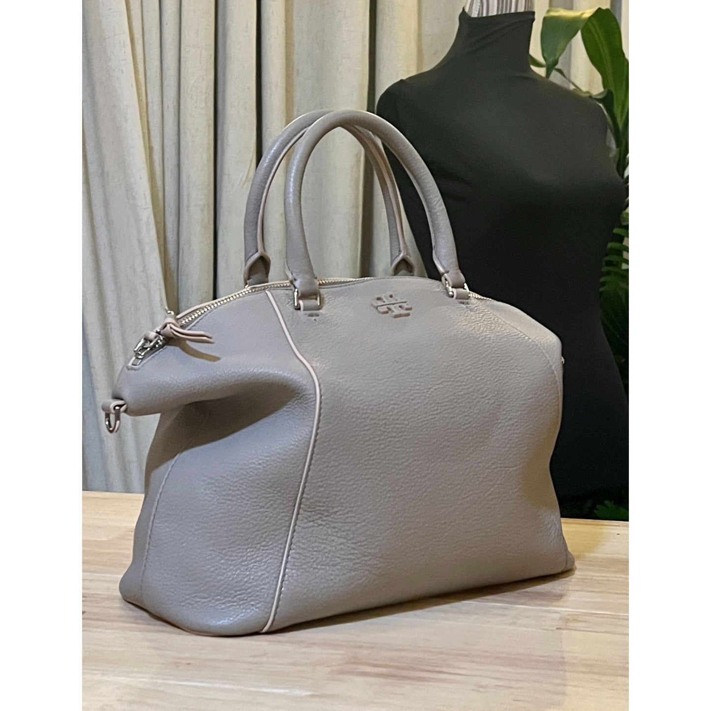 TORY BURCH GREY BERKLEY DOME SHOULDER BAG