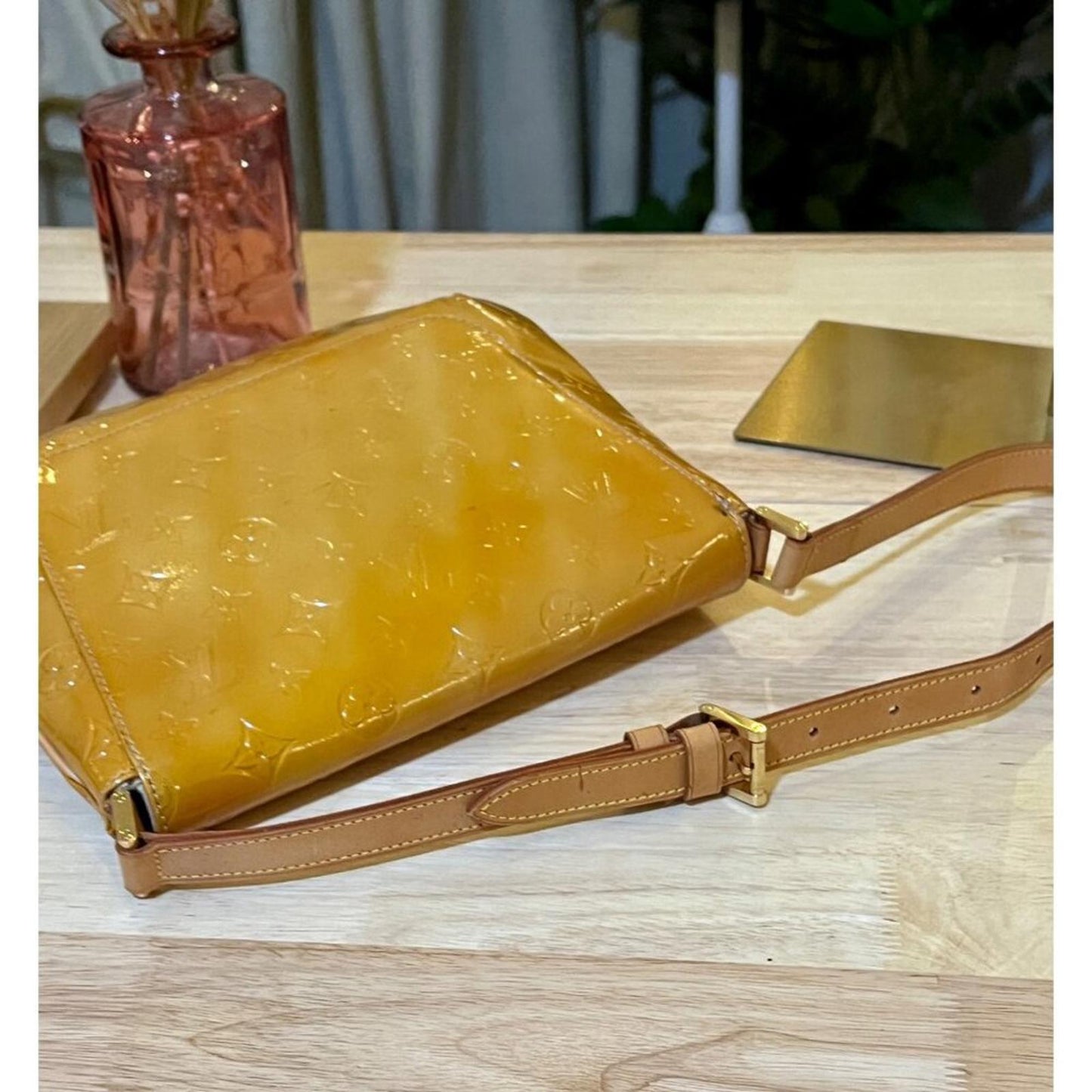 LOUIS VUITTON VERNISE THOMSPON STREET SHOULDER BAG