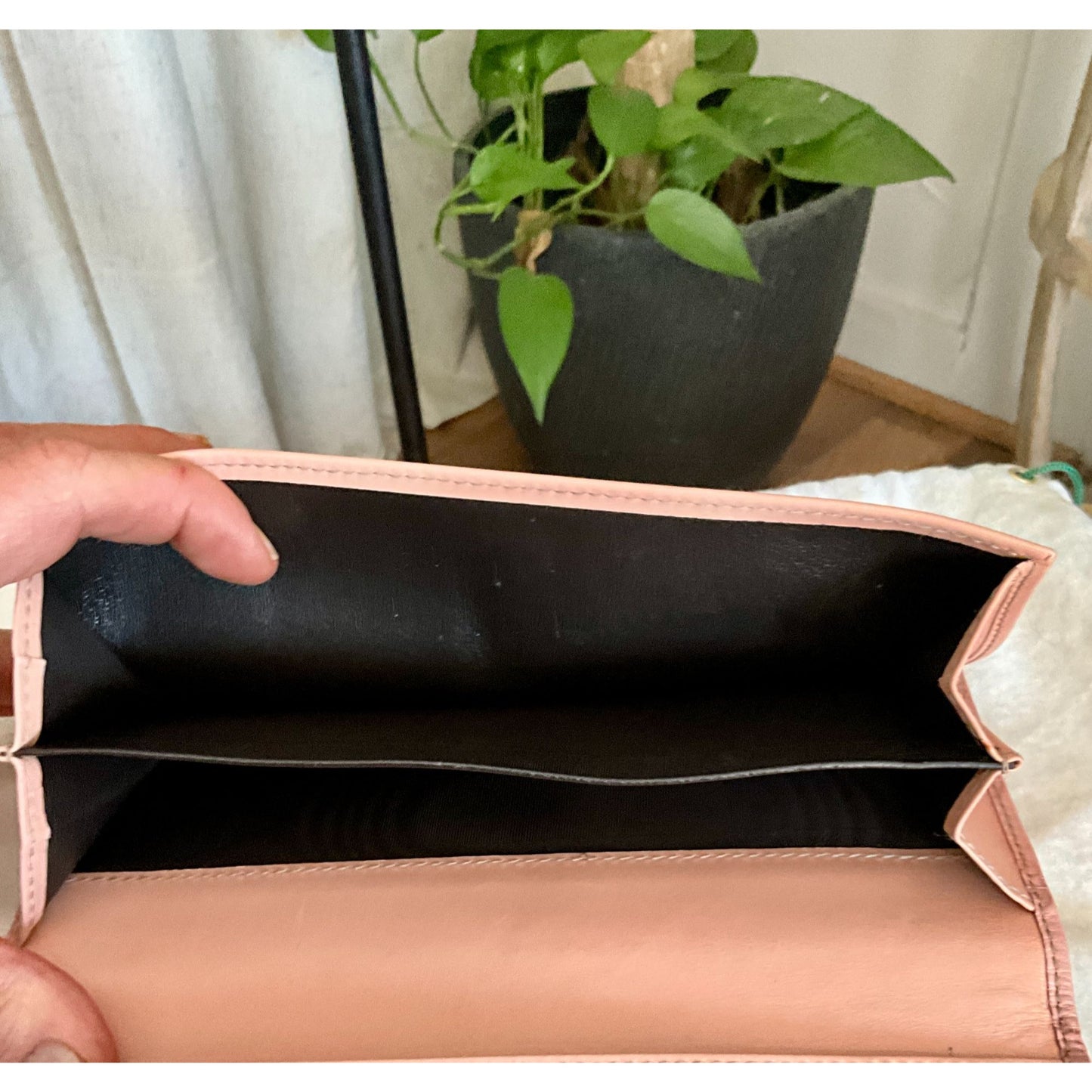 Gucci Pink Leather Wallet With Signature GG Pattern & Multiple Card Slots