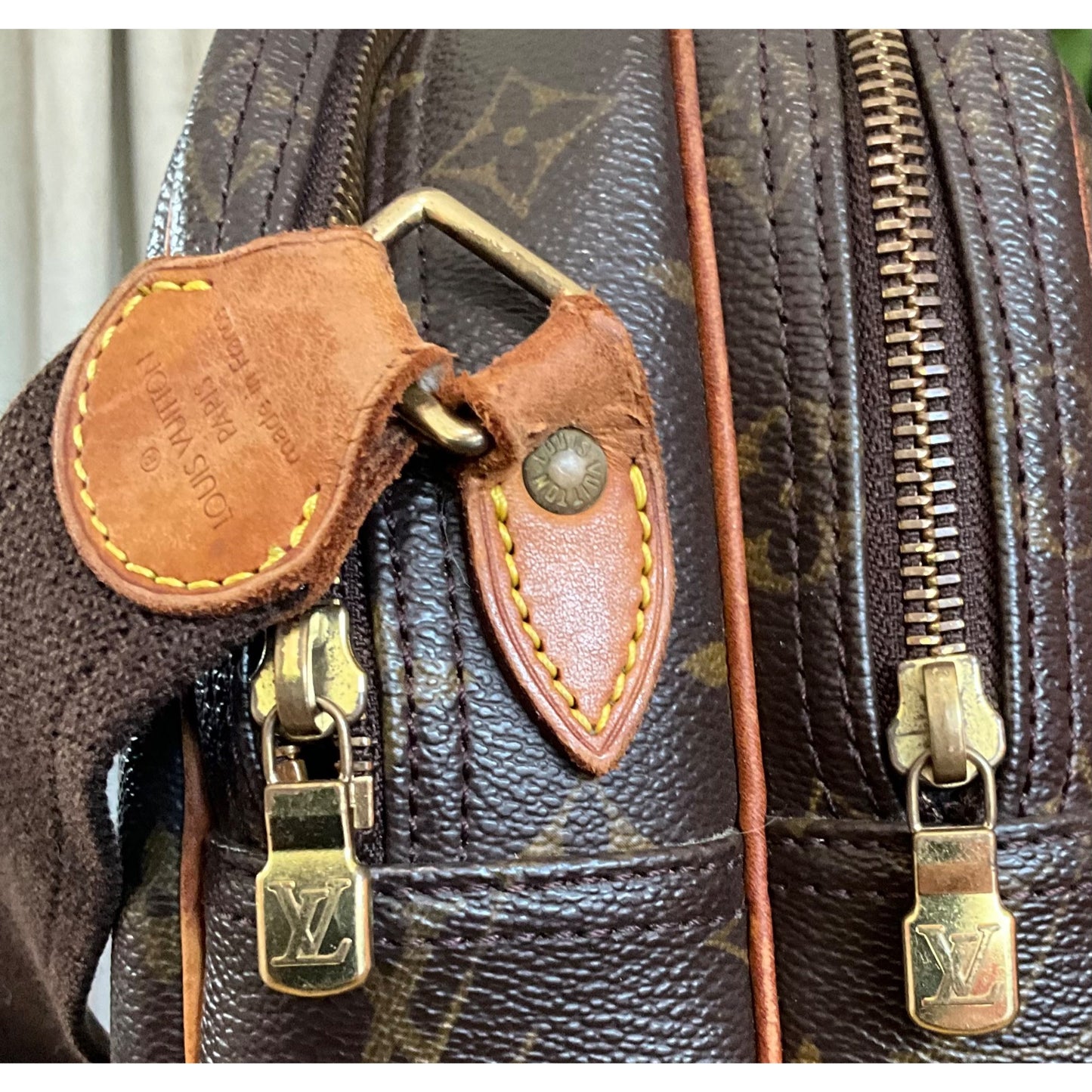 π AUTHENTIC LOUIS VUITTON MONOGRAM REPORTER PM