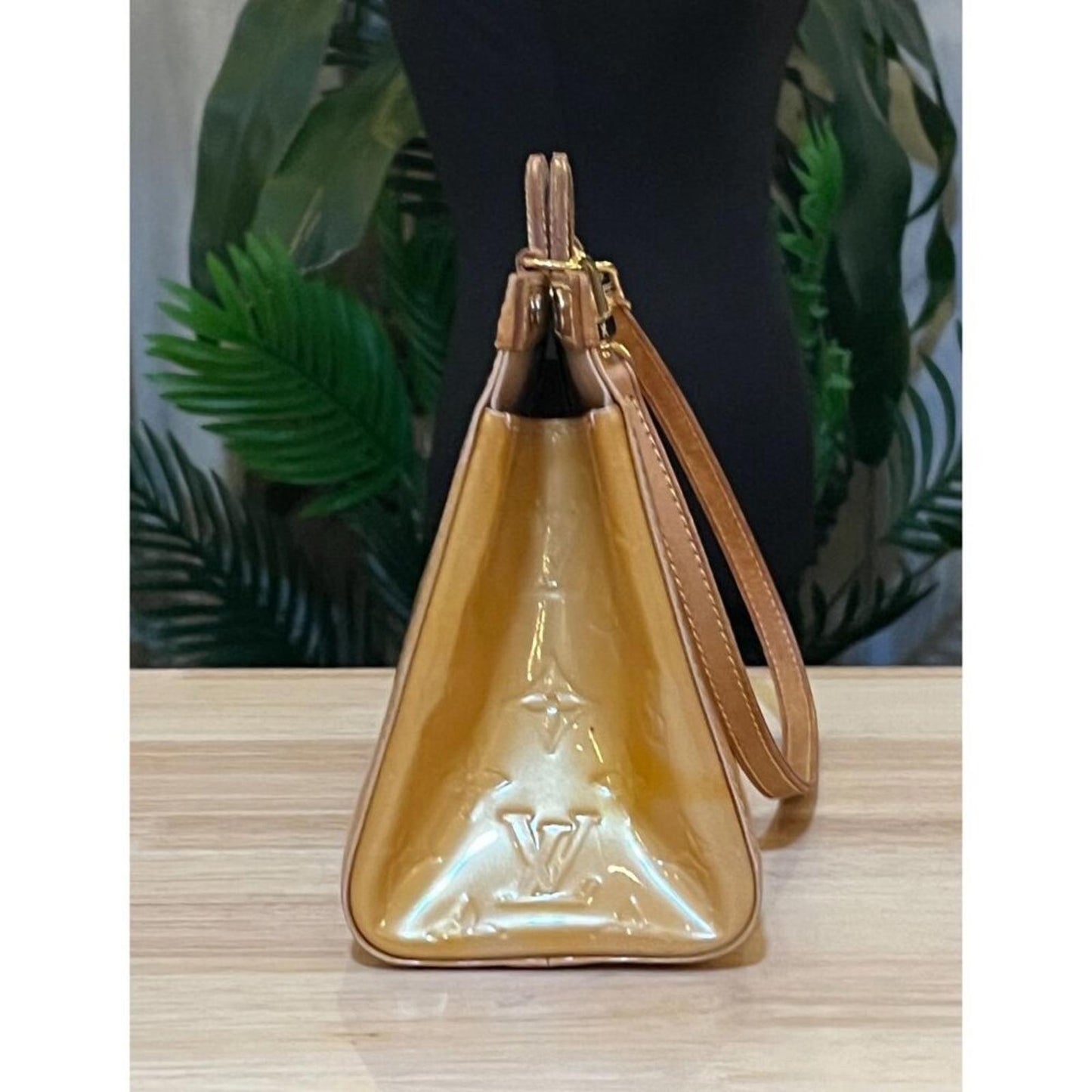 LOUIS VUITTON ROXBURY DRIVE YELLOW VERNIS HANDBAG