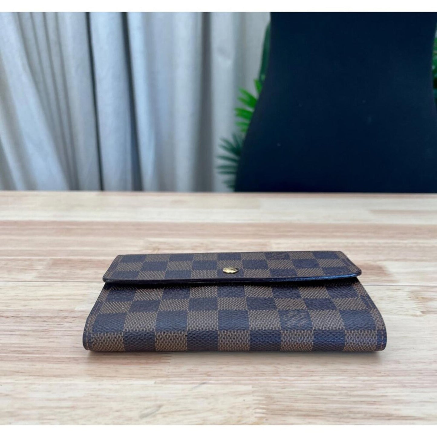 LOUIS VUITTON Tresor Etui Papier Trifold Wallet Damier Leather