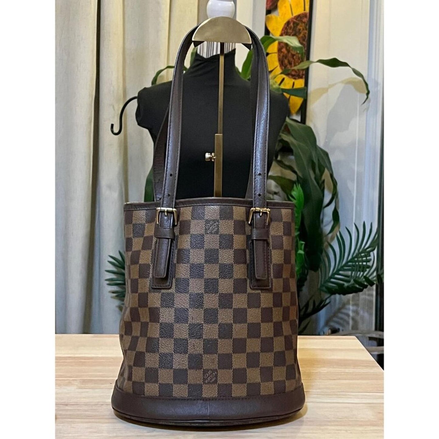 Louis Vuitton Damier Marais PM Bucket Bag