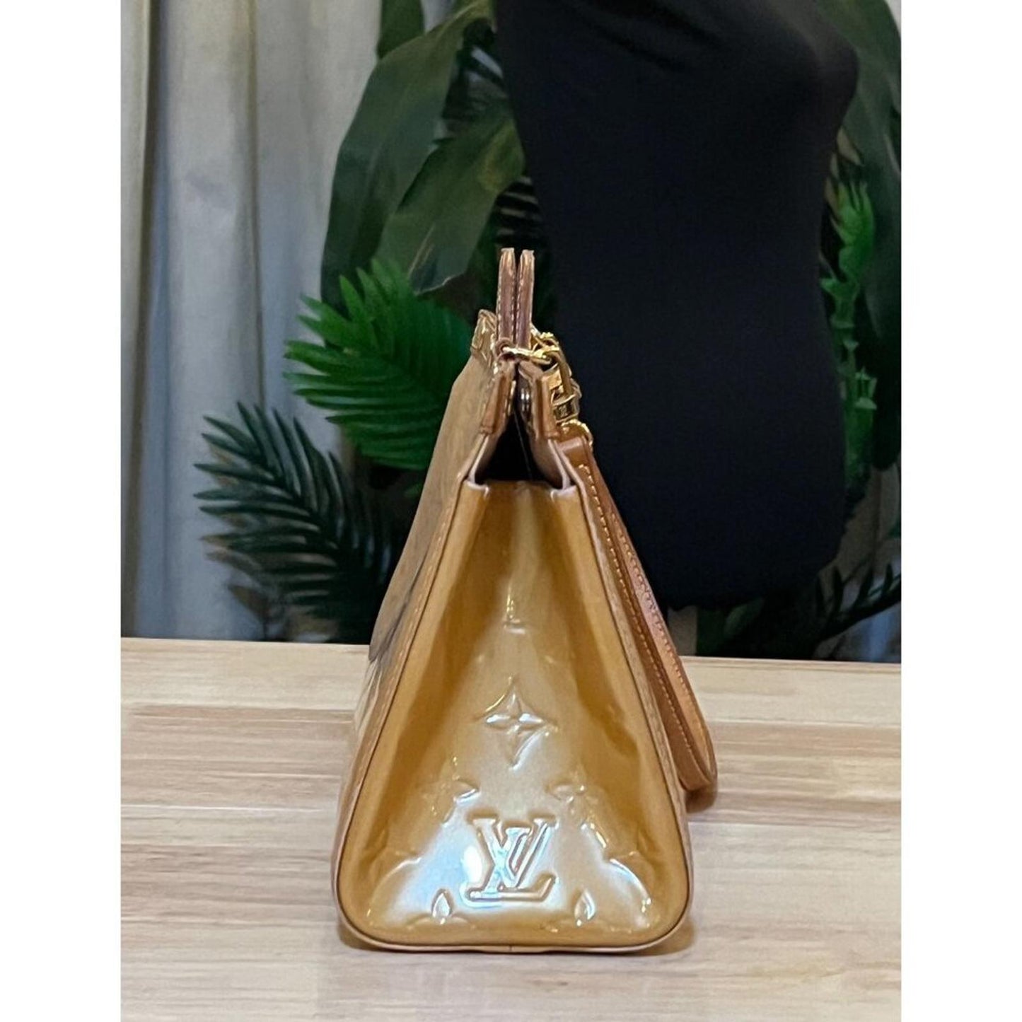 LOUIS VUITTON ROXBURY DRIVE YELLOW VERNIS HANDBAG