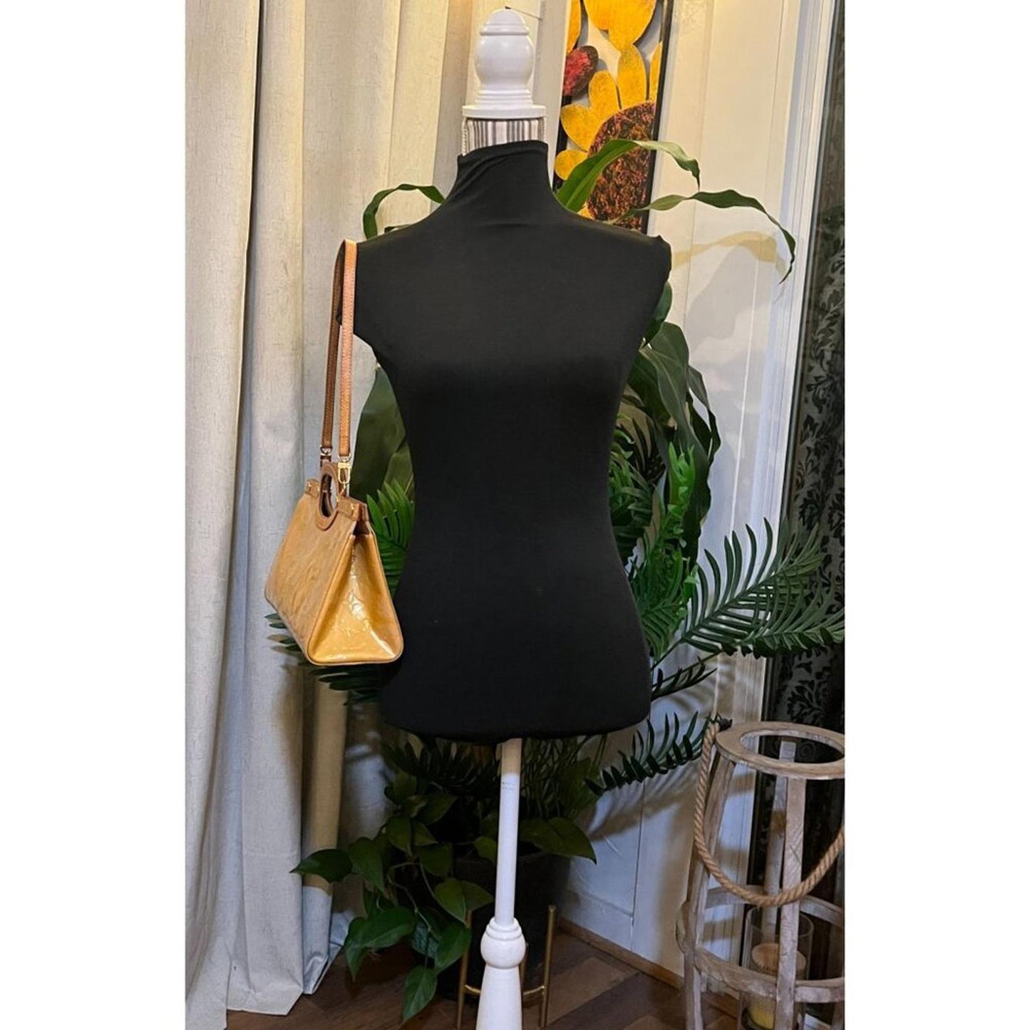 LOUIS VUITTON ROXBURY DRIVE YELLOW VERNIS HANDBAG