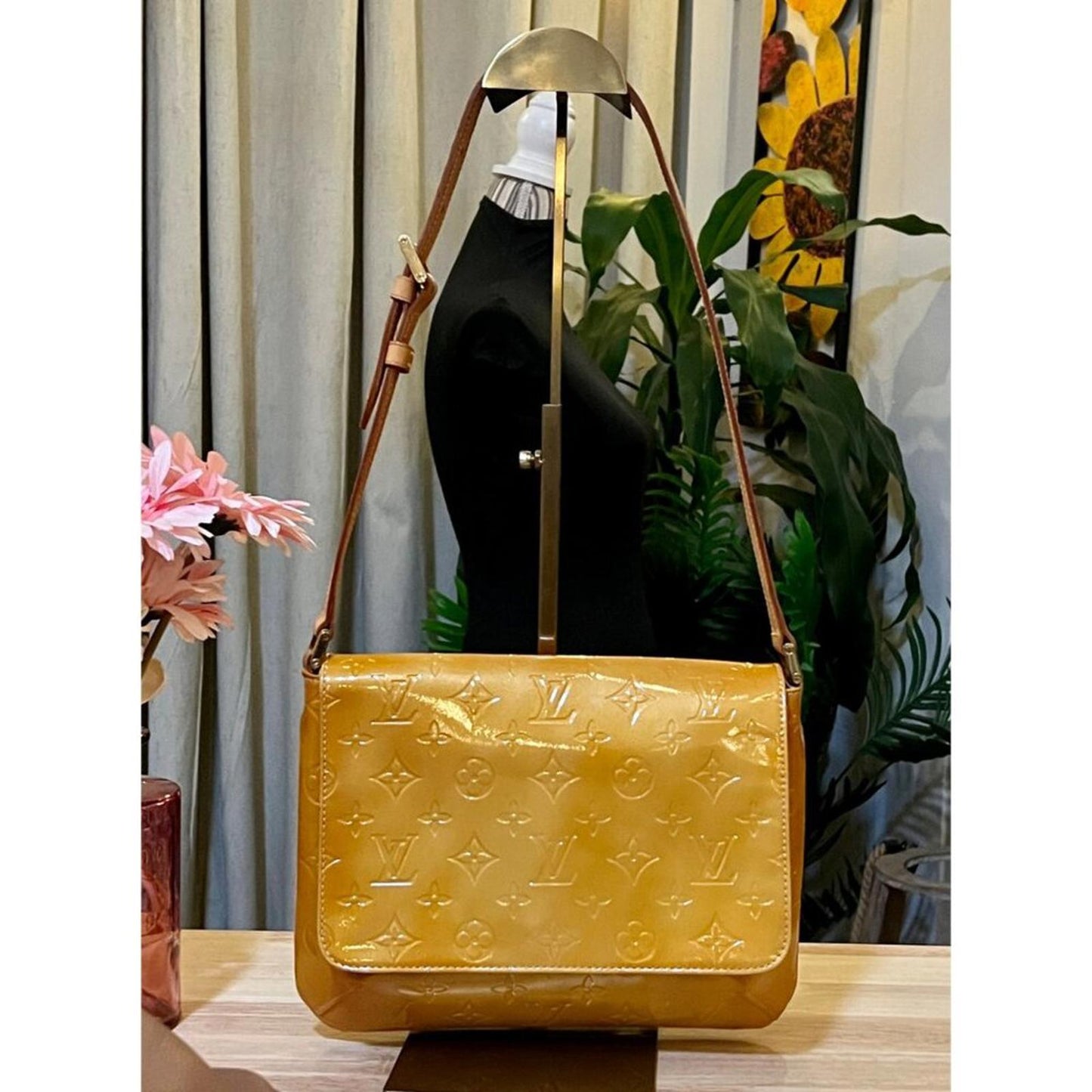 LOUIS VUITTON VERNISE THOMSPON STREET SHOULDER BAG
