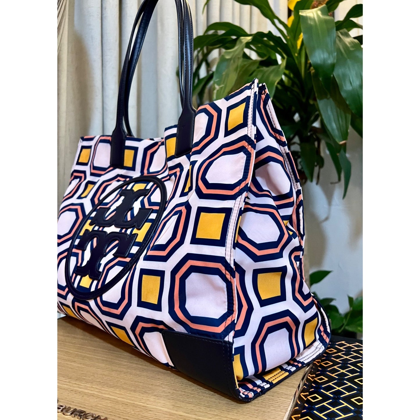 TORY BURCH OCTOGAN NYLON ELLA TOTE/HANDBAG