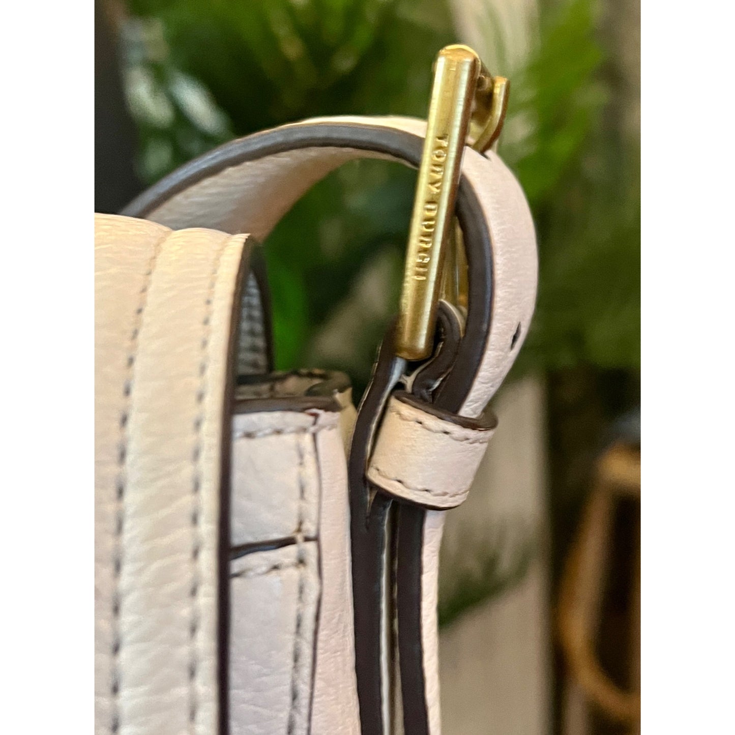 Tory Burch Vintage Winter White Thea/Robinson Shoulder Bag with Adjustable Straps