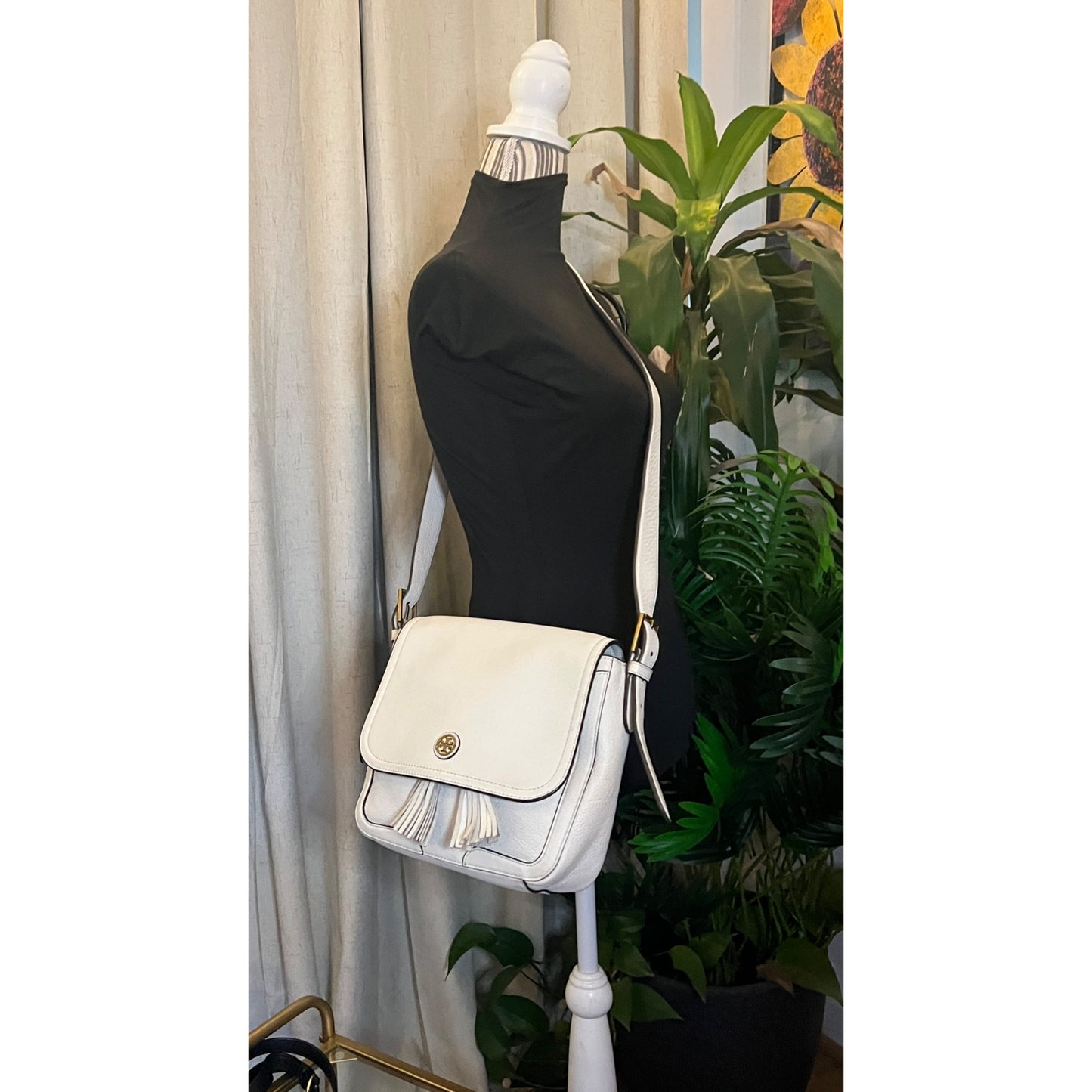 Tory Burch Vintage Winter White Thea/Robinson Shoulder Bag with Adjustable Straps