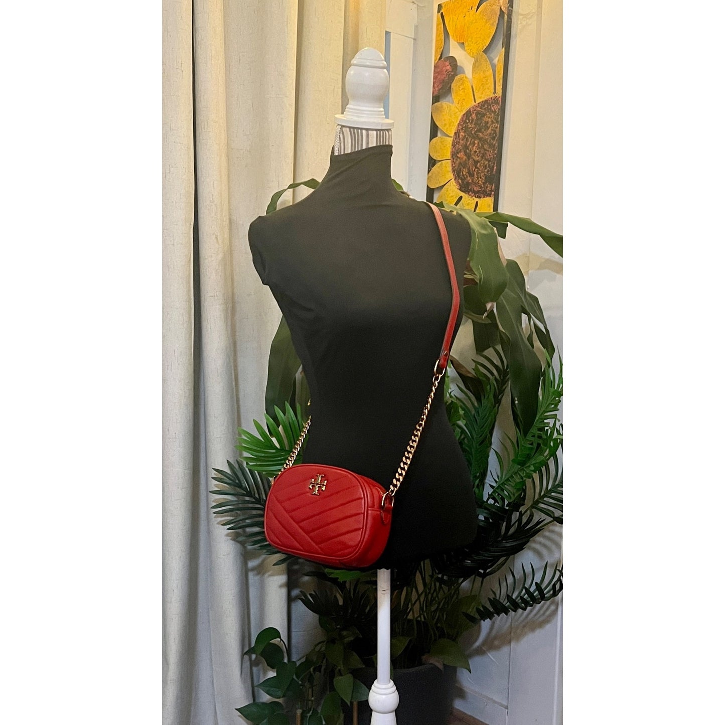 Tory Burch Red Kira Chevron Quilted Leather Crossbody Bag In Red