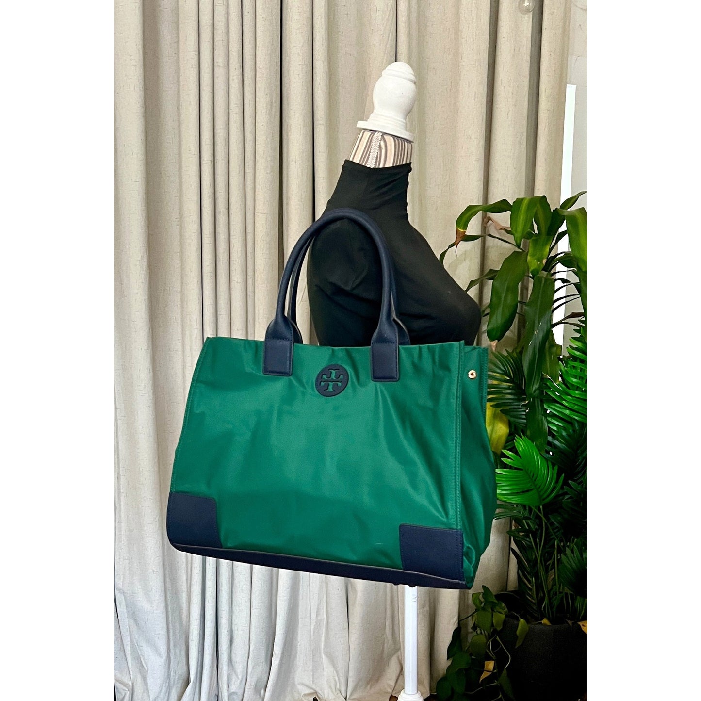 AUTHENTIC TORY BURCH KELLY GREEN AND NAVY CHELSEA SHOULDER BAG/TOTE