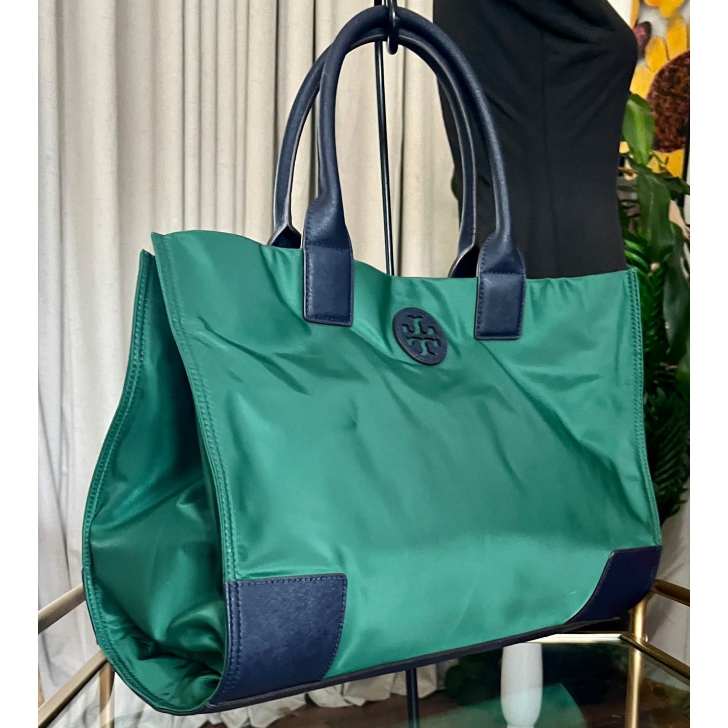 AUTHENTIC TORY BURCH KELLY GREEN AND NAVY CHELSEA SHOULDER BAG/TOTE