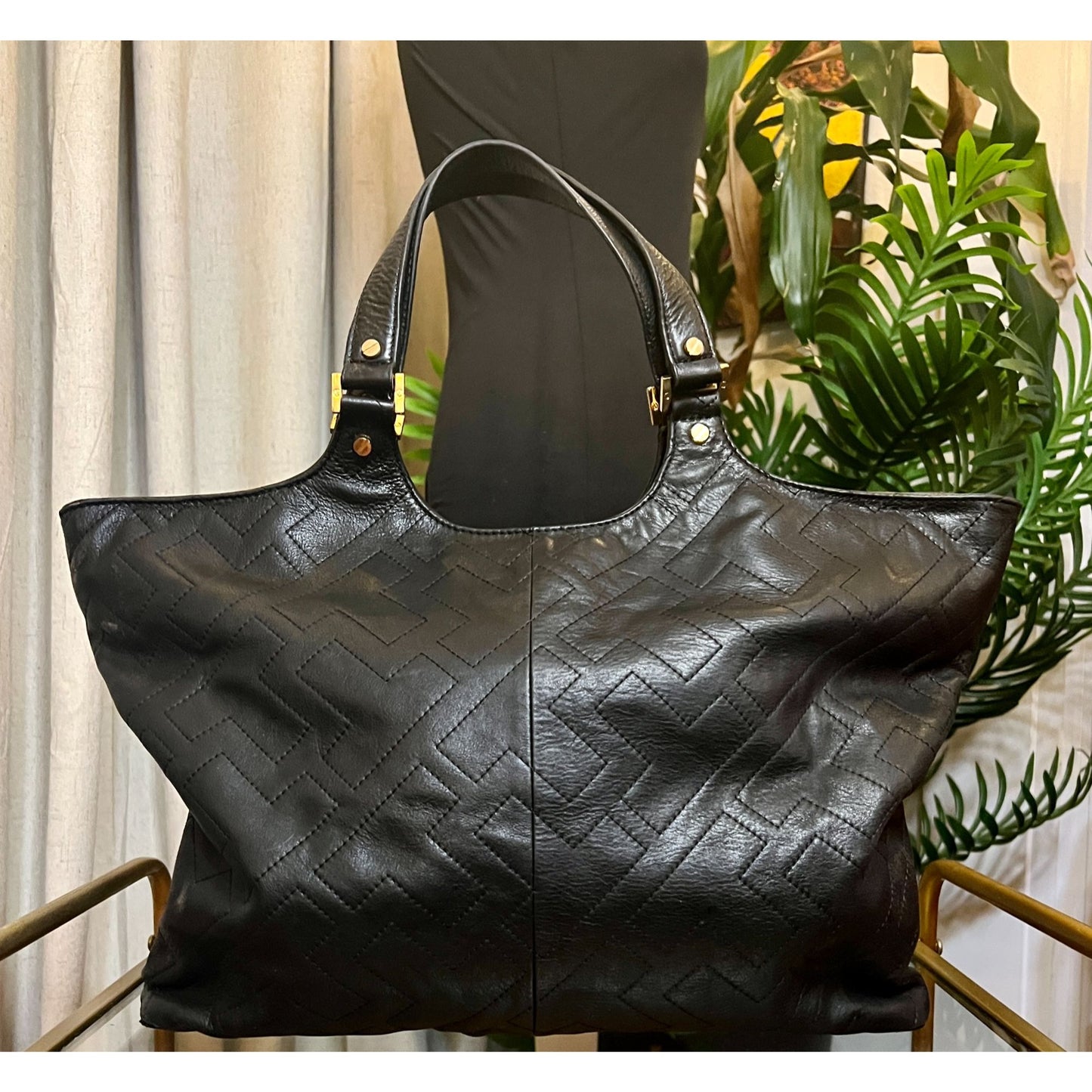 TORY BURCH VINTAGE BLACK LEATHER T MONOGRAM ELLA BOMBE TOTE!  RARE GEM!!