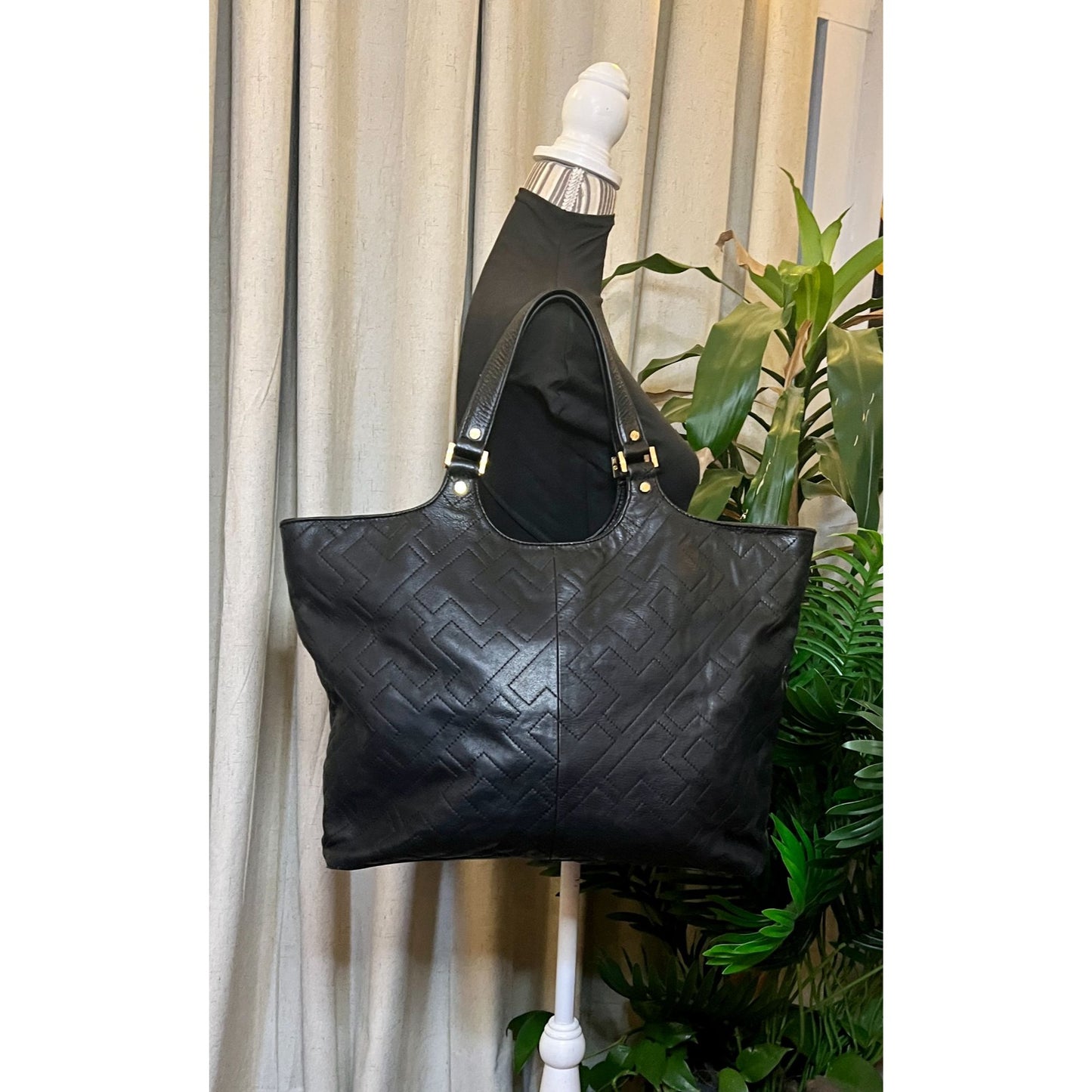TORY BURCH VINTAGE BLACK LEATHER T MONOGRAM ELLA BOMBE TOTE!  RARE GEM!!