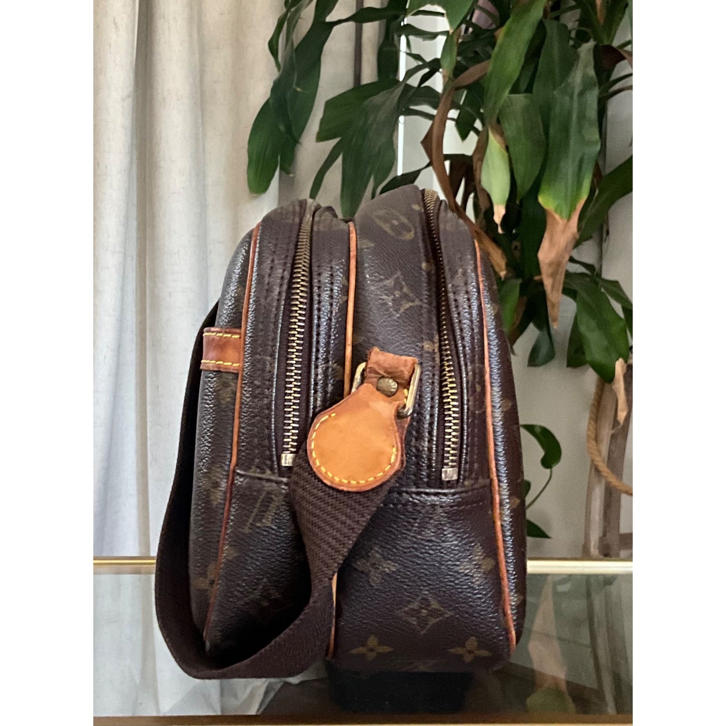 👛  AUTHENTIC LOUIS VUITTON MONOGRAM REPORTER PM