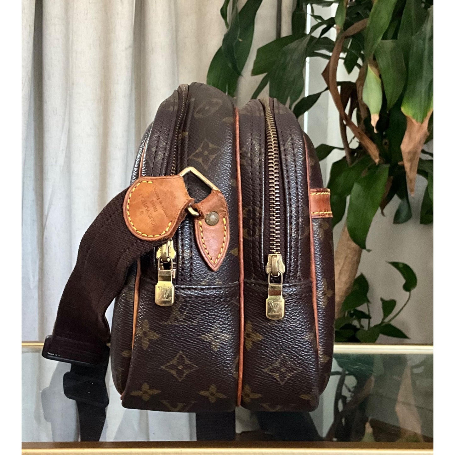 👛  AUTHENTIC LOUIS VUITTON MONOGRAM REPORTER PM