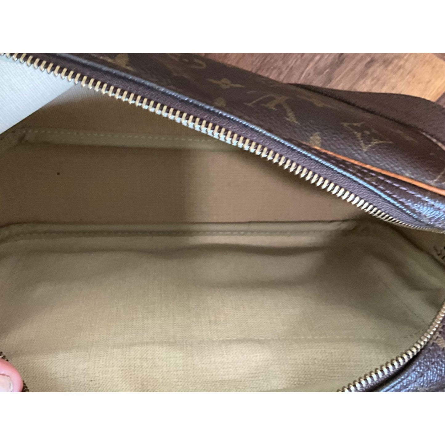 👛  AUTHENTIC LOUIS VUITTON MONOGRAM REPORTER PM