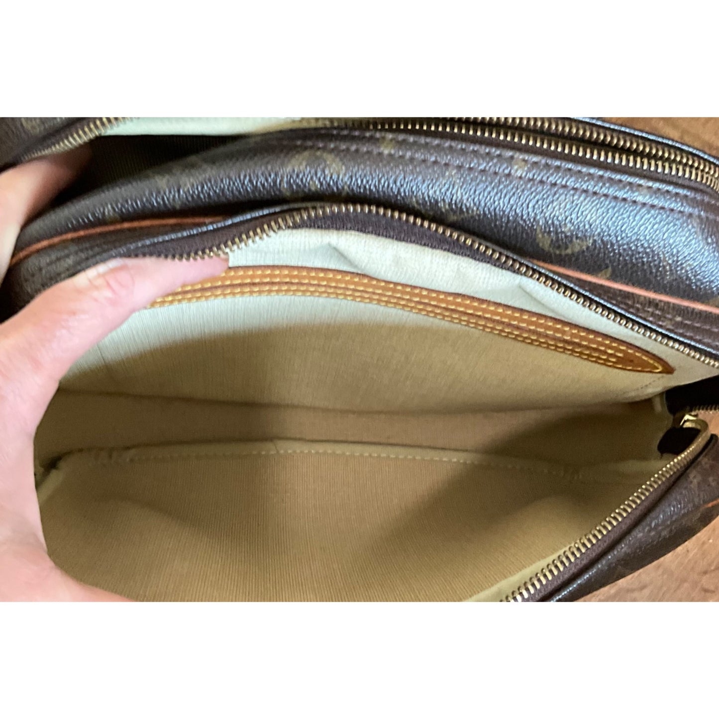 👛  AUTHENTIC LOUIS VUITTON MONOGRAM REPORTER PM