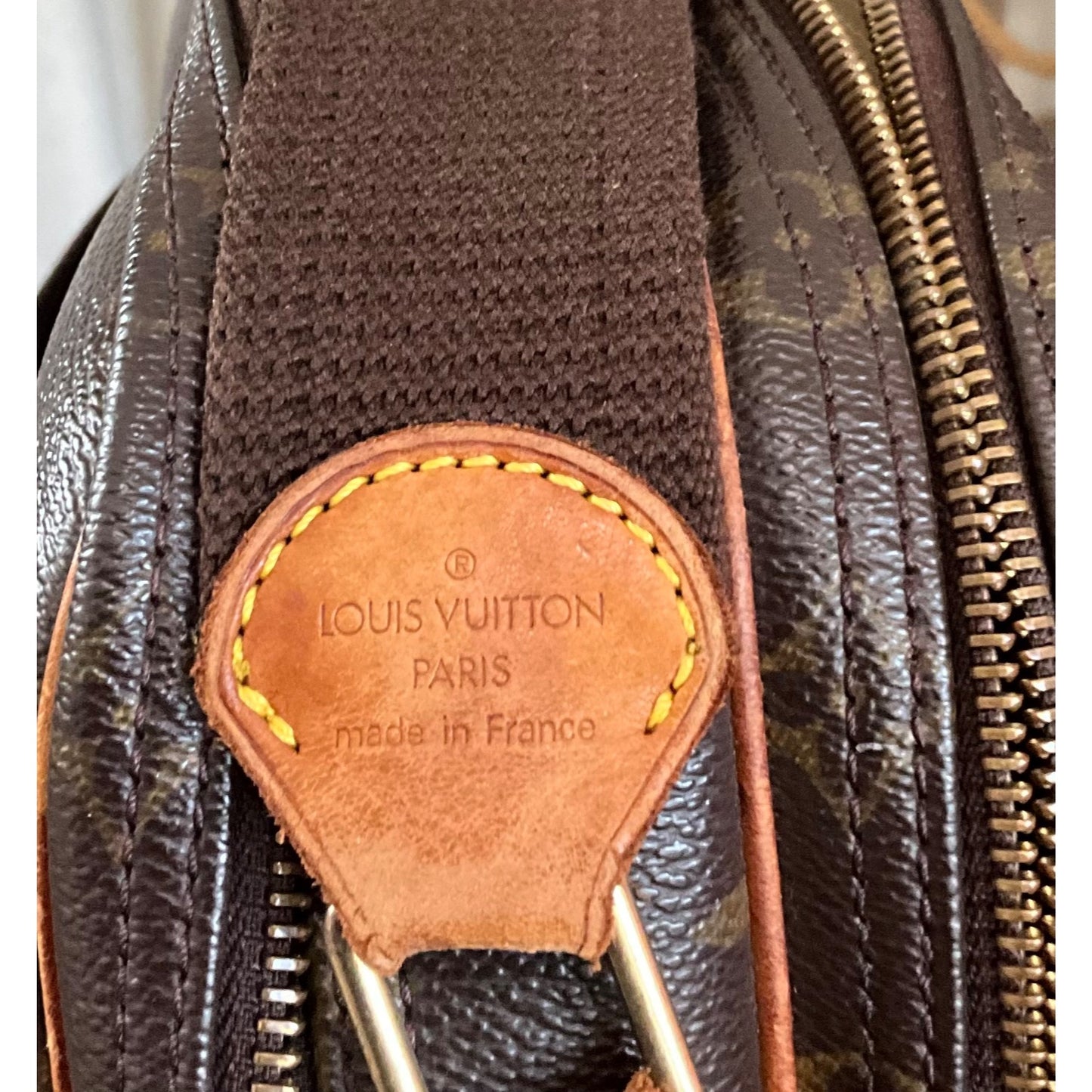 👛  AUTHENTIC LOUIS VUITTON MONOGRAM REPORTER PM
